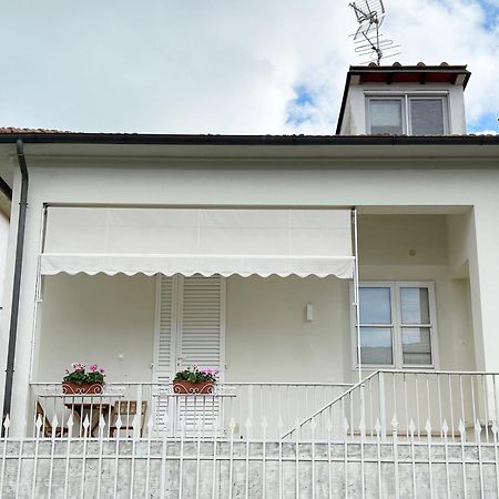 La Casa Di Rosi Al Mare Apartment Vada Exterior photo