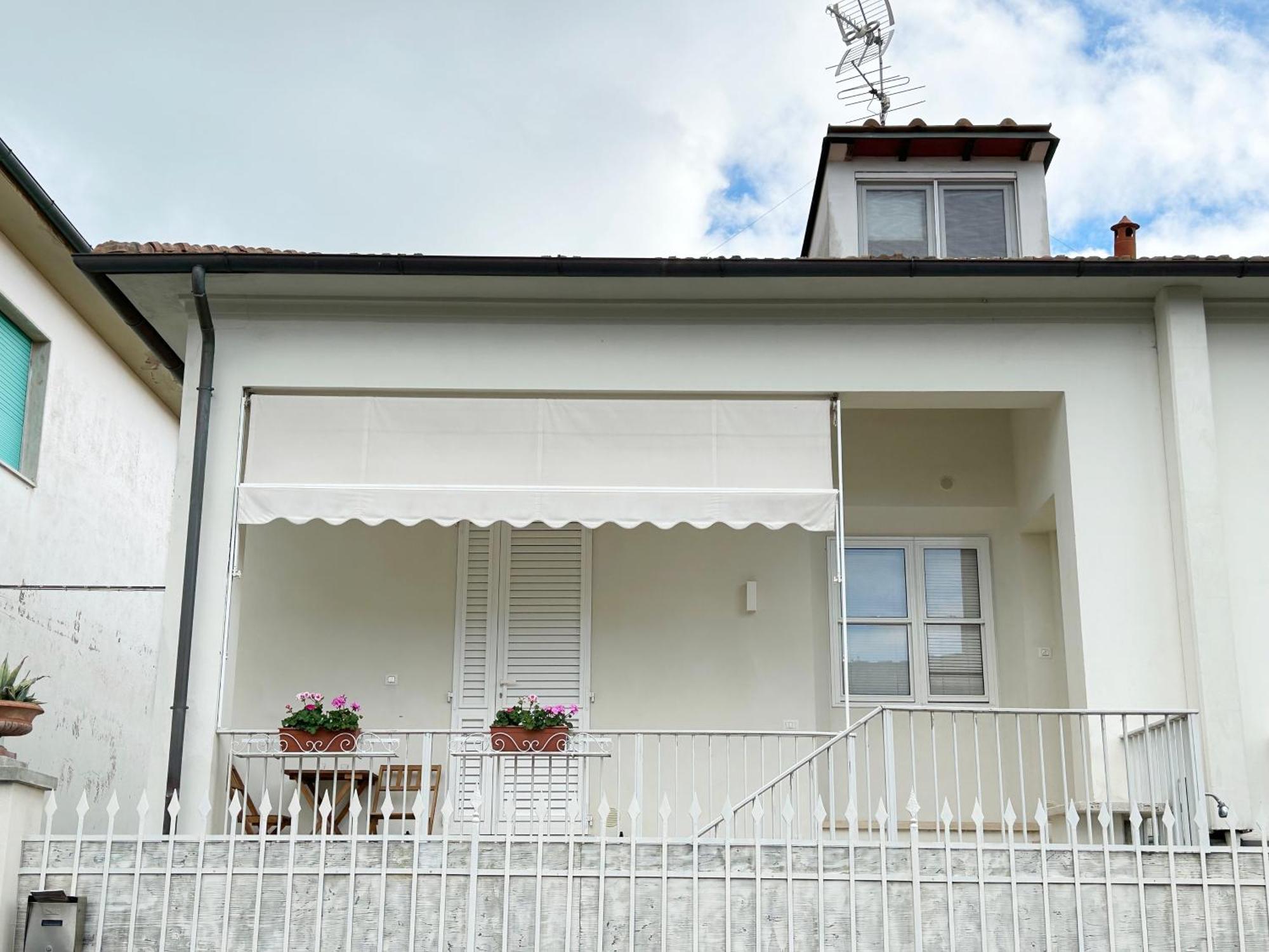 La Casa Di Rosi Al Mare Apartment Vada Exterior photo
